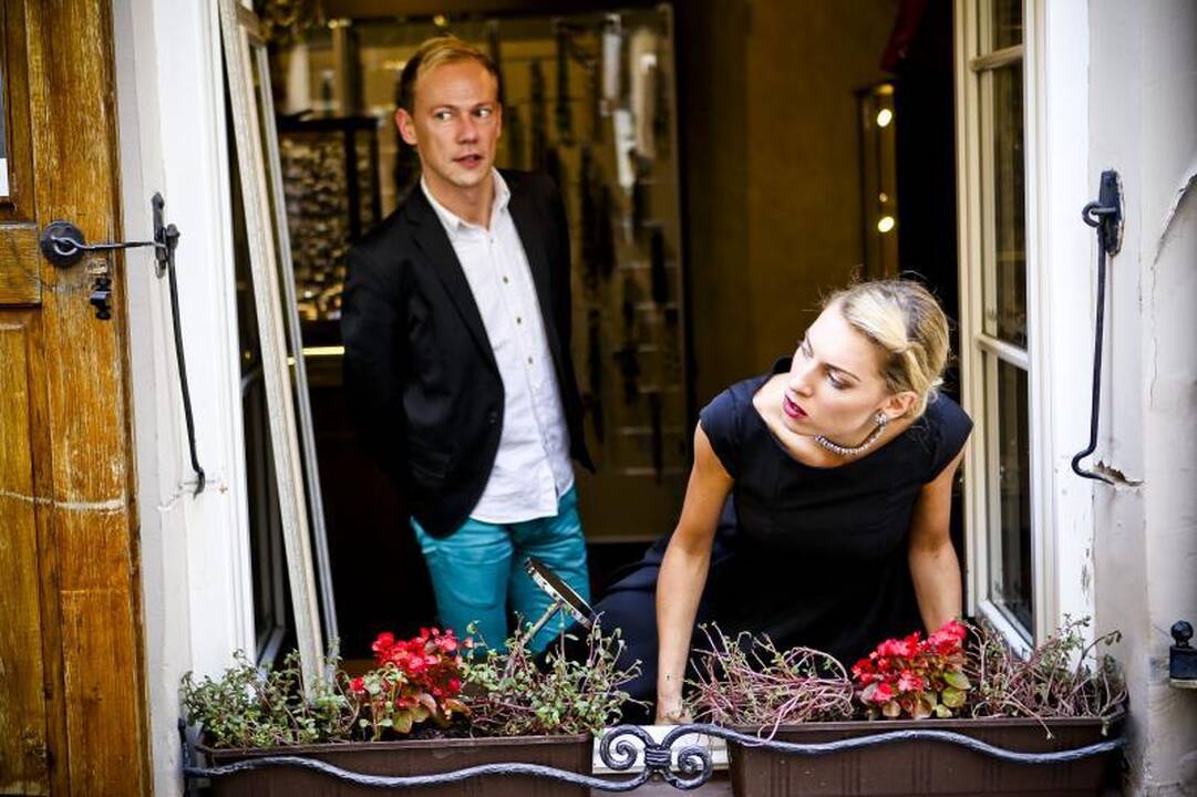 „Tango Salon“ – apie moters grožį ir pastangas suvilioti vyrą 