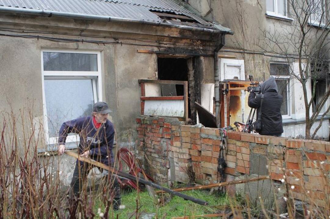 Uostamiesčio Kretingos gatvėje gaisras nusiaubė butą