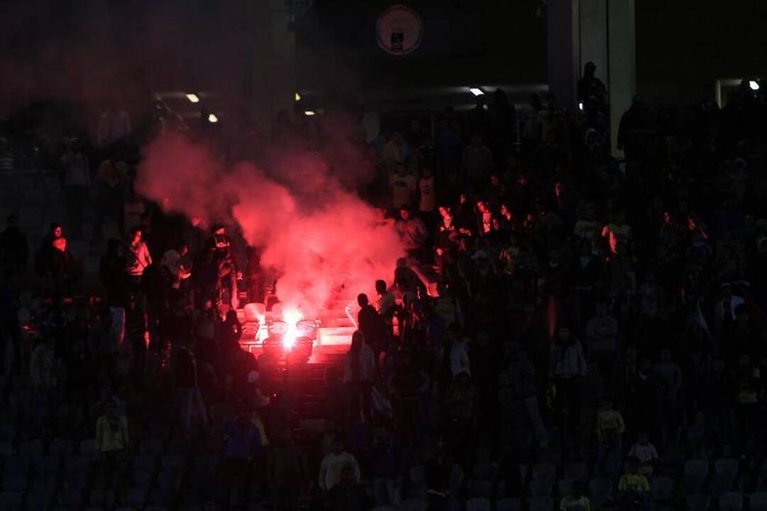 Egipte per futbolo aistruolių riaušes žuvo mažiausiai 74 žmonės