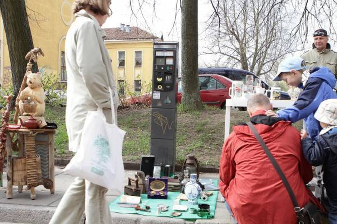 Blusų turguje pardavinėjo ir bombą