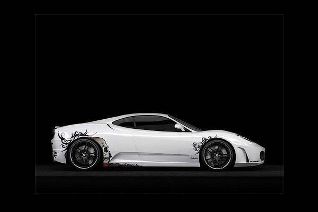 „Ferrari F430“ papuošė kaukolėmis