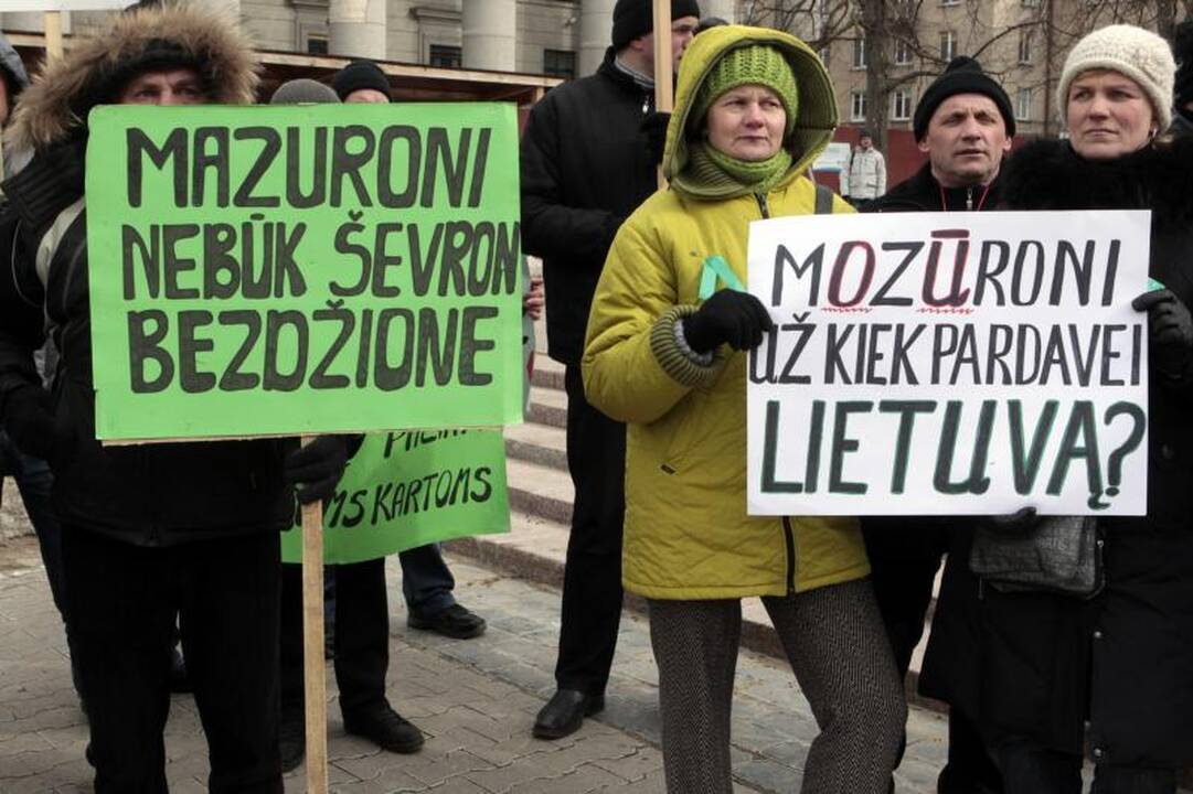 Prie Seimo vėl piketuota prieš skalūnų dujas
