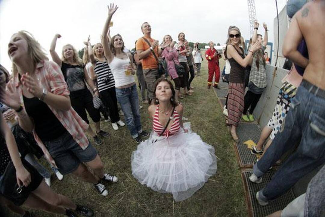 Lauktieji “Empire of the sun” Be2gether” publikos neužkaitino
