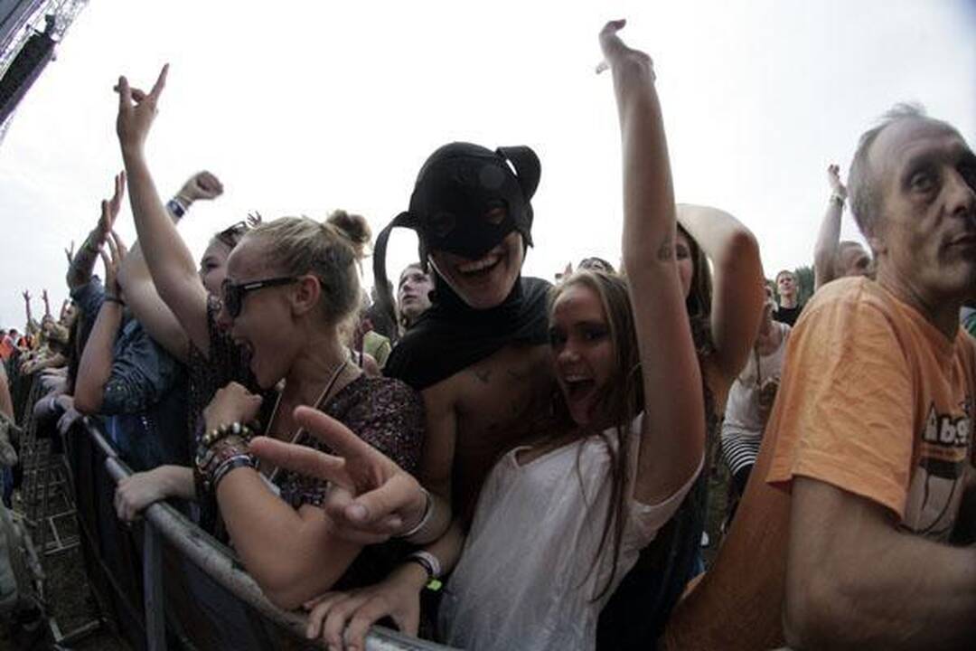 Lauktieji “Empire of the sun” Be2gether” publikos neužkaitino