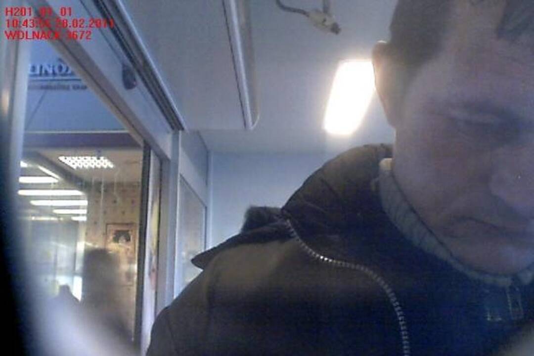 Policija prašo pagalbos, atpažįstant kortelės vagį