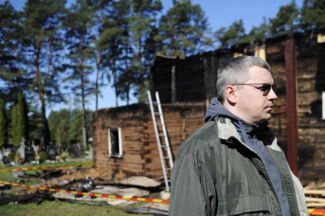 Paštuvos bažnyčios gaisras: gyventojai rauda ir ieško kaltininkų