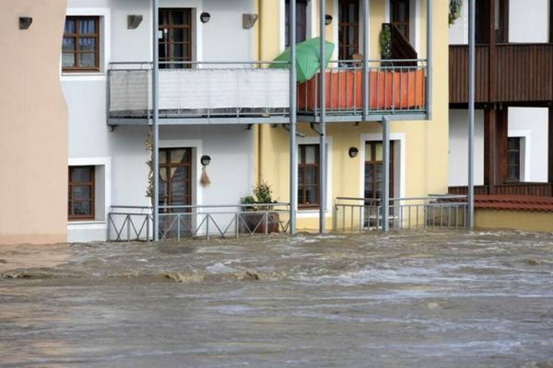 Liūtys ir potvyniai vėl užklupo Lenkiją ir jos kaimynes