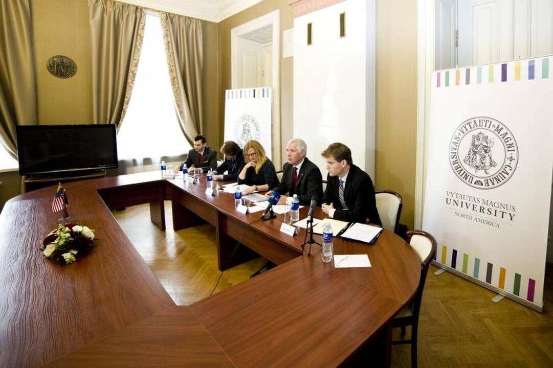 Istorinis įvykis: VDU atidarė atstovybę Vašingtone
