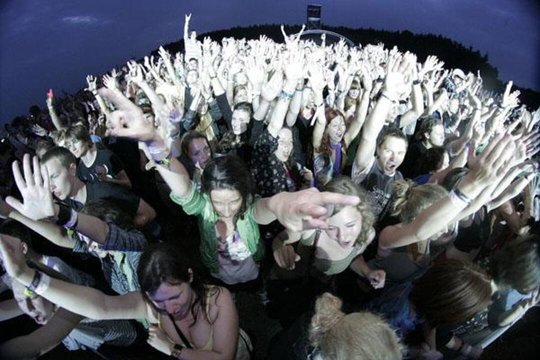 Lauktieji “Empire of the sun” Be2gether” publikos neužkaitino