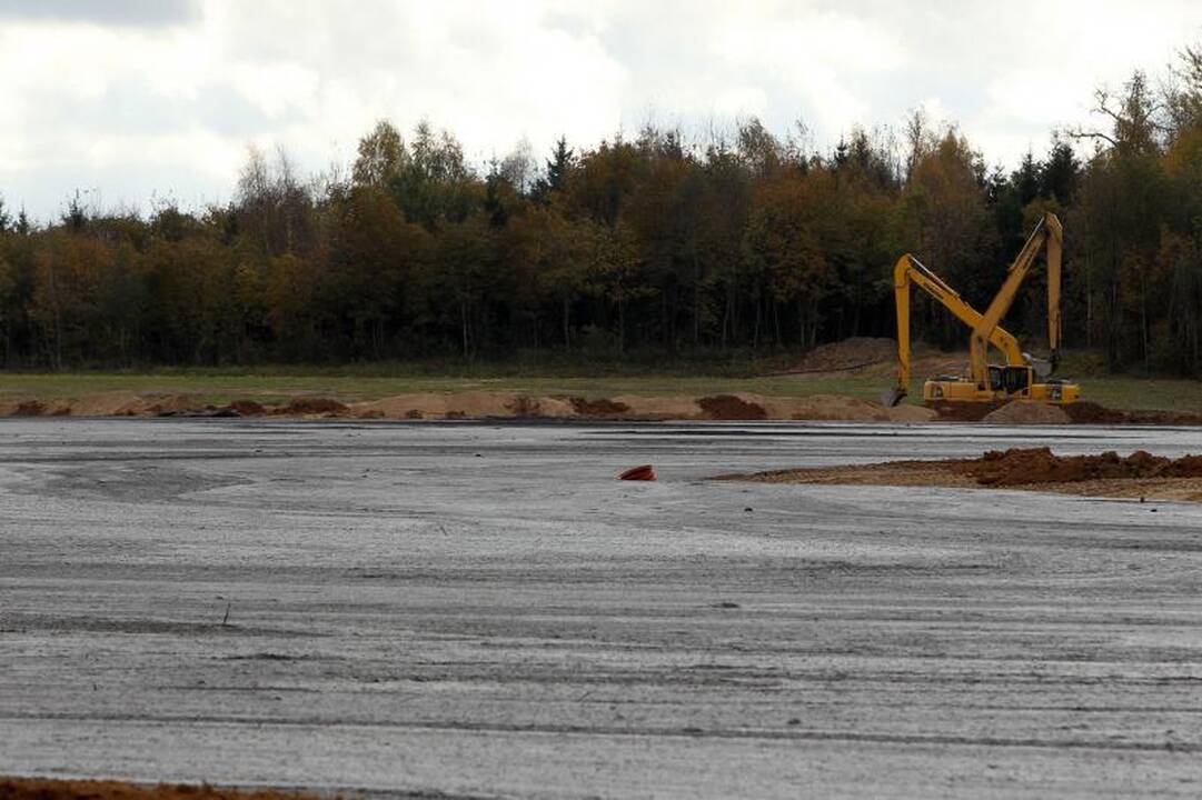 Kariotiškų sąvartyne iš rezervuaro ištekėjo teršalai (atnaujinta)