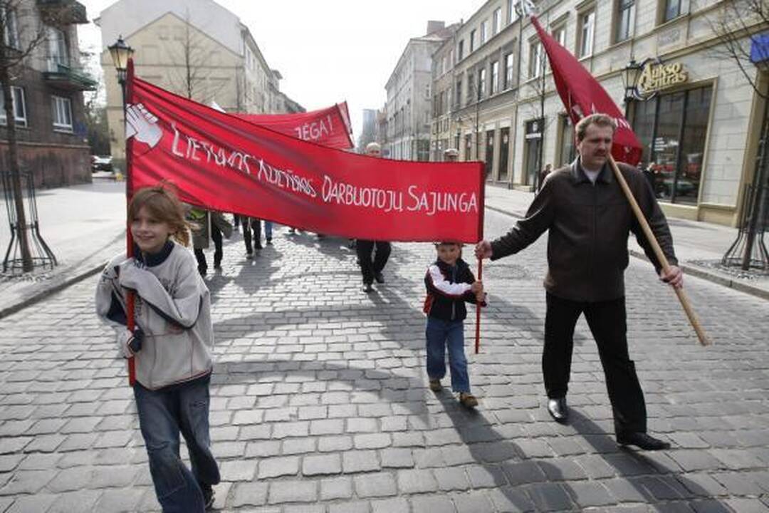 Klaipėdos profesinės sąjungos gegužės 1-ąją surengė mitingą (papildyta)