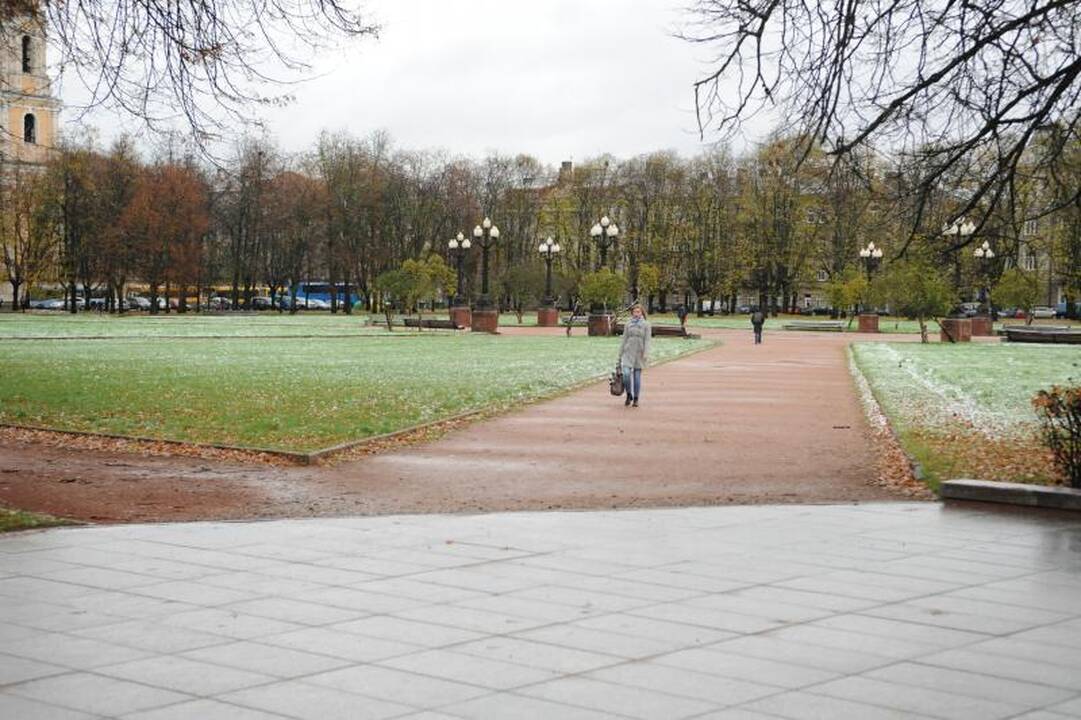 Pirmasis sniegas: vos per tris valandas Vilniuje – 27 avarijos
