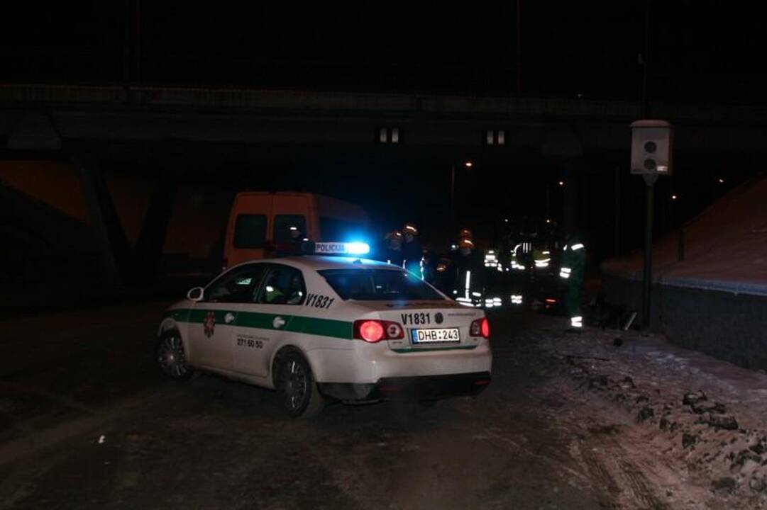 Vilniuje susidūrė keturi automobiliai, žuvo vairuotojas