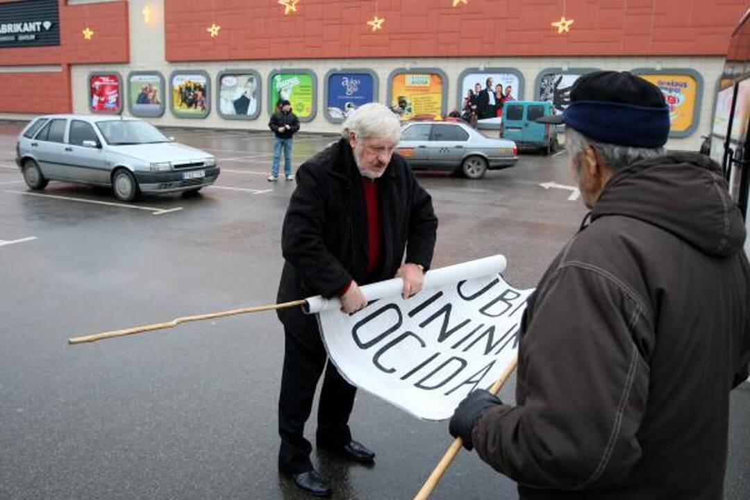 V.Šustauskas grįžo į Kauną - greitkelio blokuoti nepavyko (papildyta)