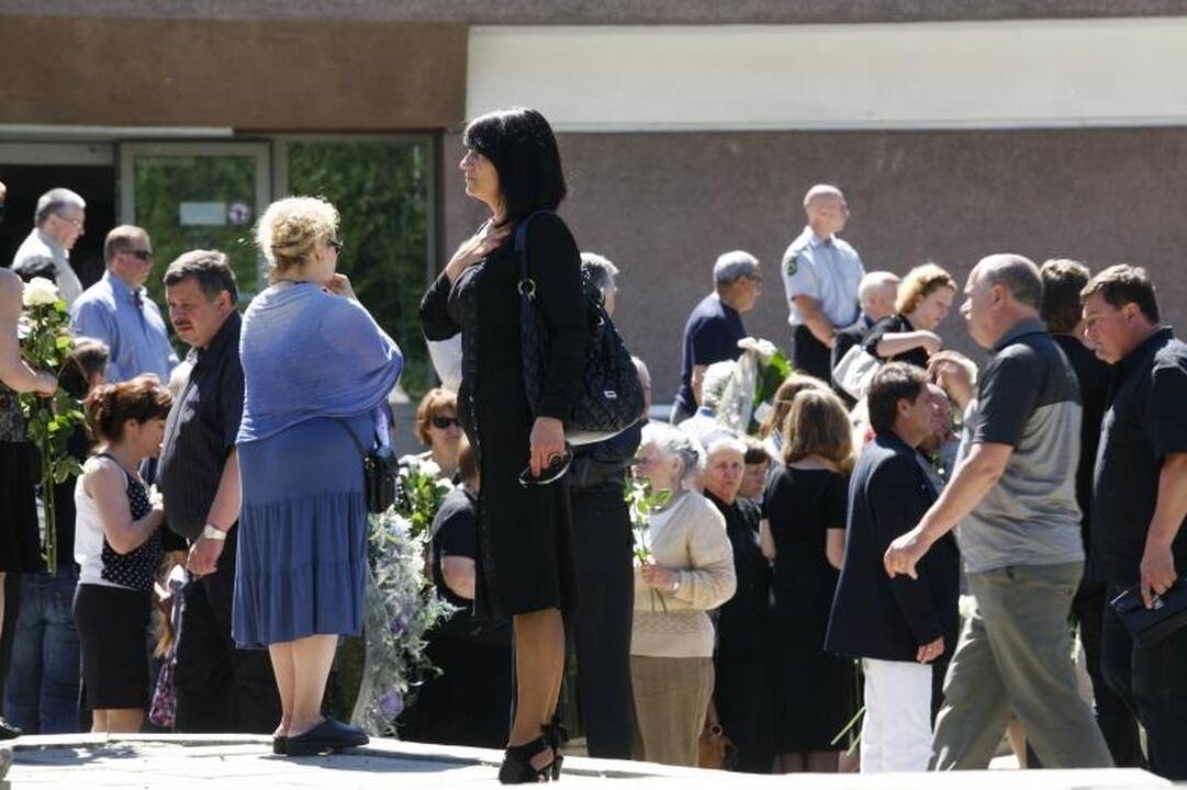 Nužudytas advokatas S.Novikovas palaidotas Kairėnų kapinėse
