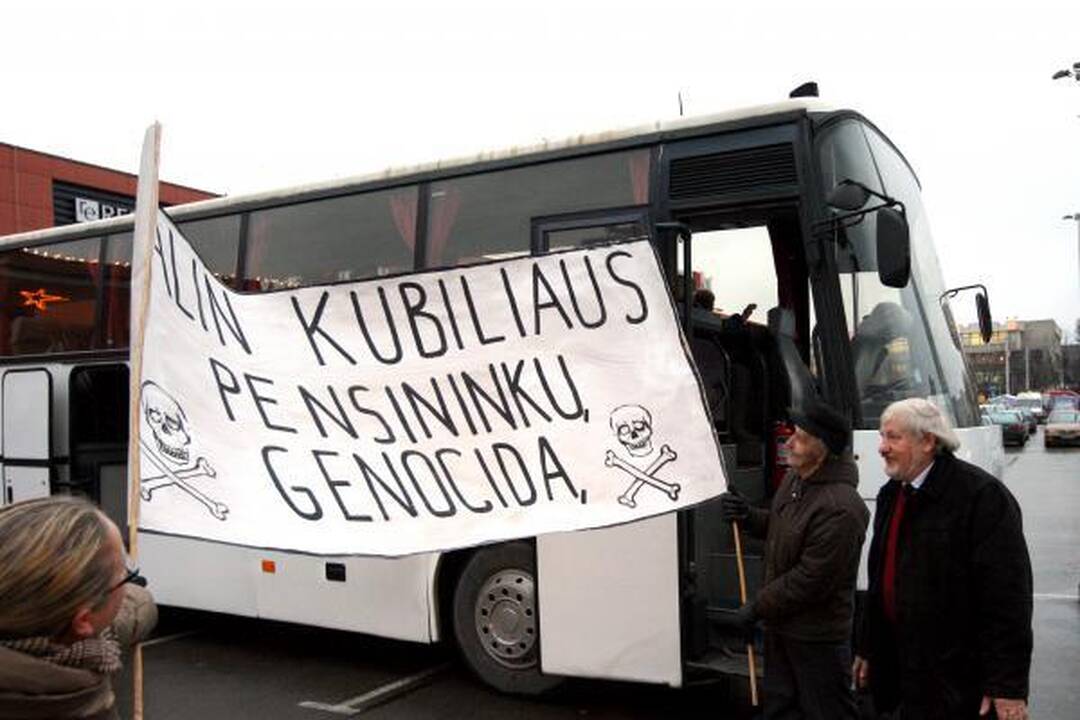 V.Šustauskas grįžo į Kauną - greitkelio blokuoti nepavyko (papildyta)