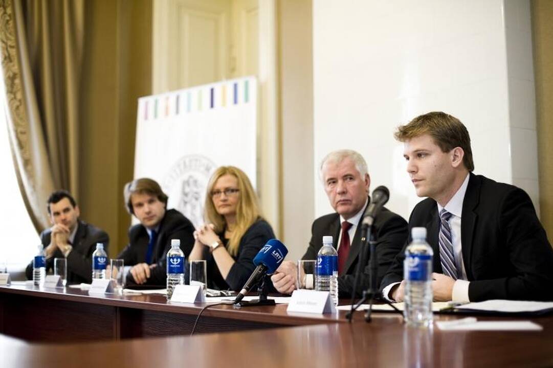 Istorinis įvykis: VDU atidarė atstovybę Vašingtone
