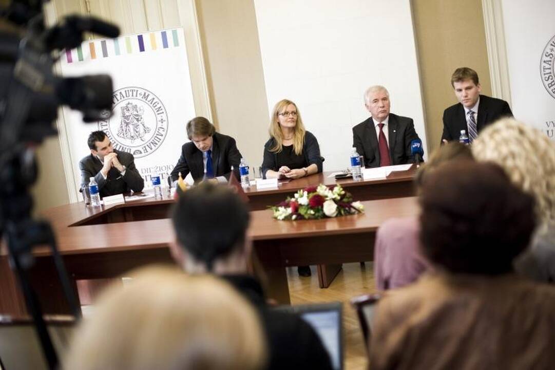 Istorinis įvykis: VDU atidarė atstovybę Vašingtone