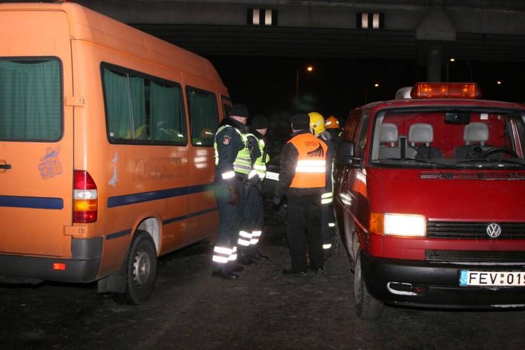 Vilniuje susidūrė keturi automobiliai, žuvo vairuotojas