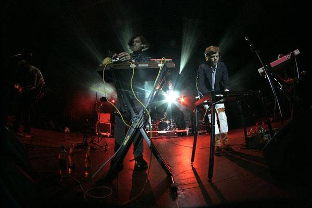 Lauktieji “Empire of the sun” Be2gether” publikos neužkaitino
