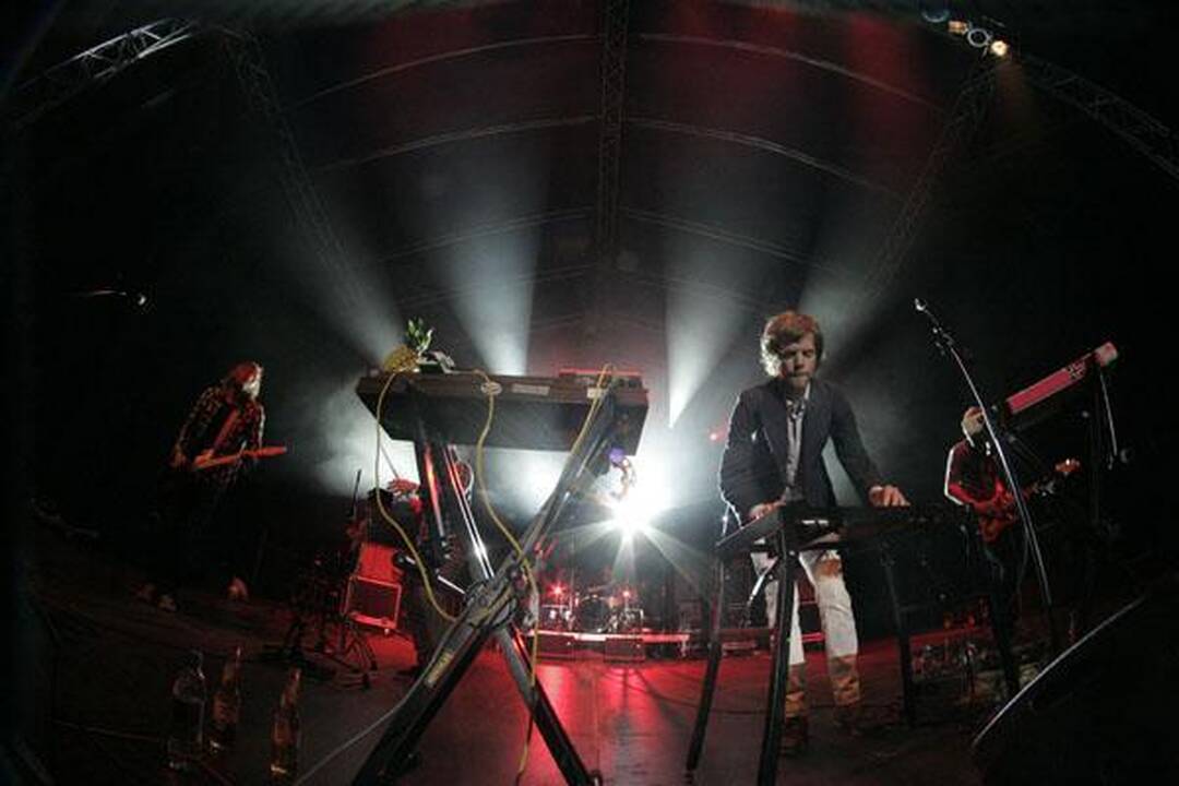 Lauktieji “Empire of the sun” Be2gether” publikos neužkaitino