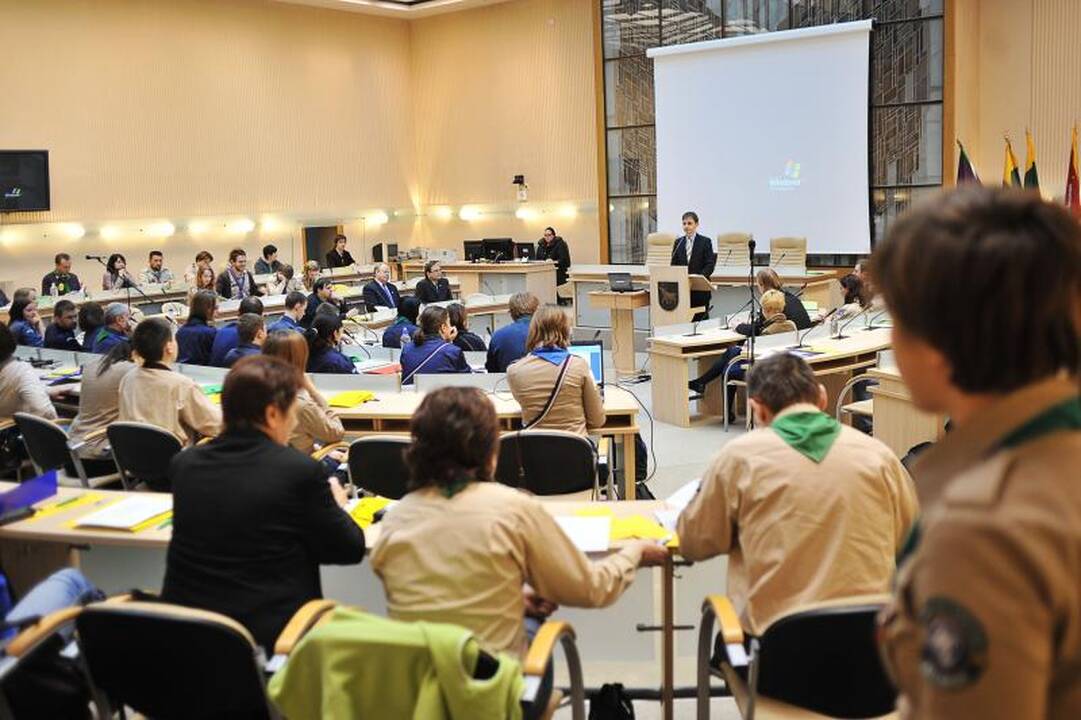 Išvilioję jaunimą į gamtą, skautai įskiepija vertybes