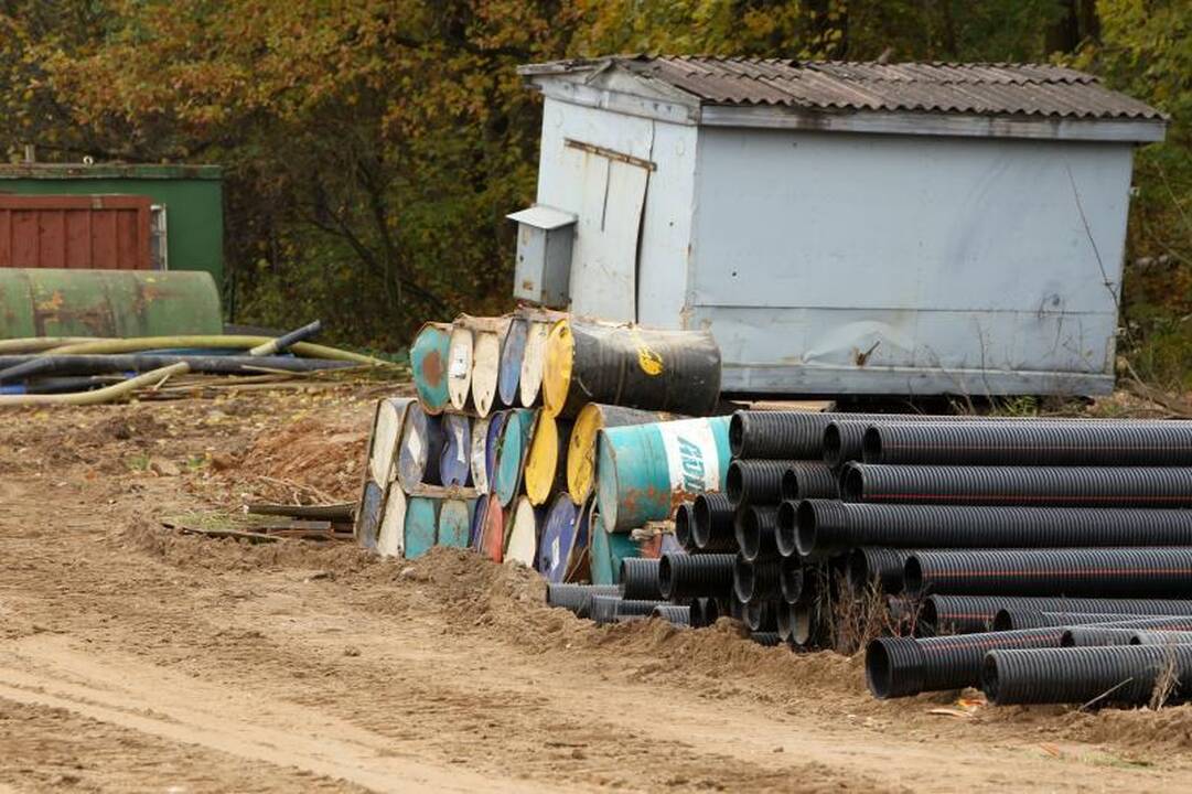 Kariotiškų sąvartyne iš rezervuaro ištekėjo teršalai (atnaujinta)