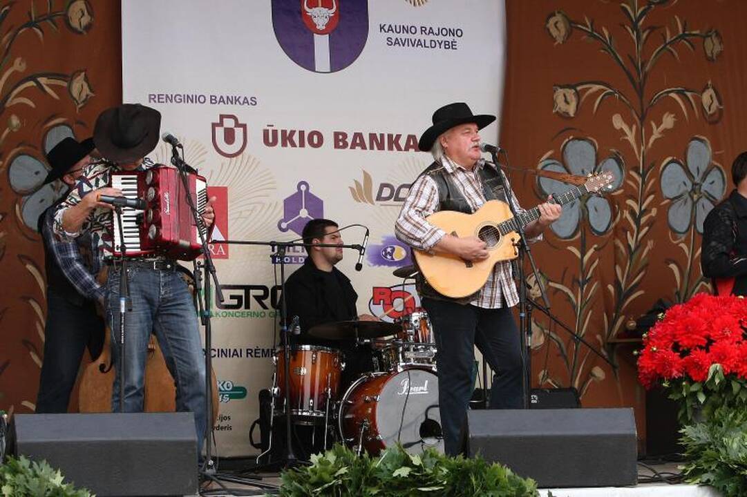 Raudondvaryje nuo ūkininkų derliaus raibo ir užsieniečių akys