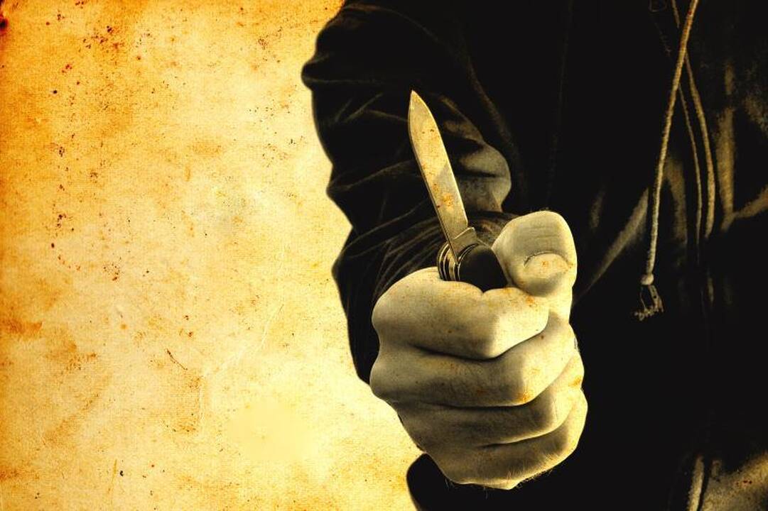 Tokijuje peiliu ginkluotas vyras sužalojo tris pradinukus