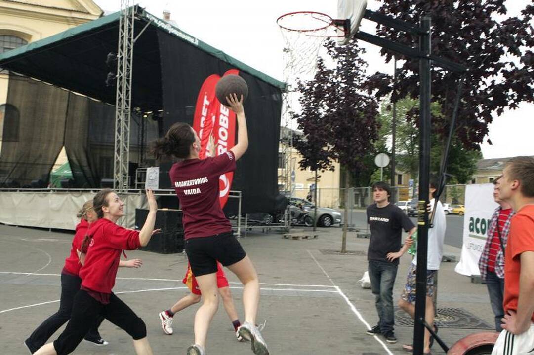 Naktinį krepšinį Kaune žaidė apie 200 dalyvių