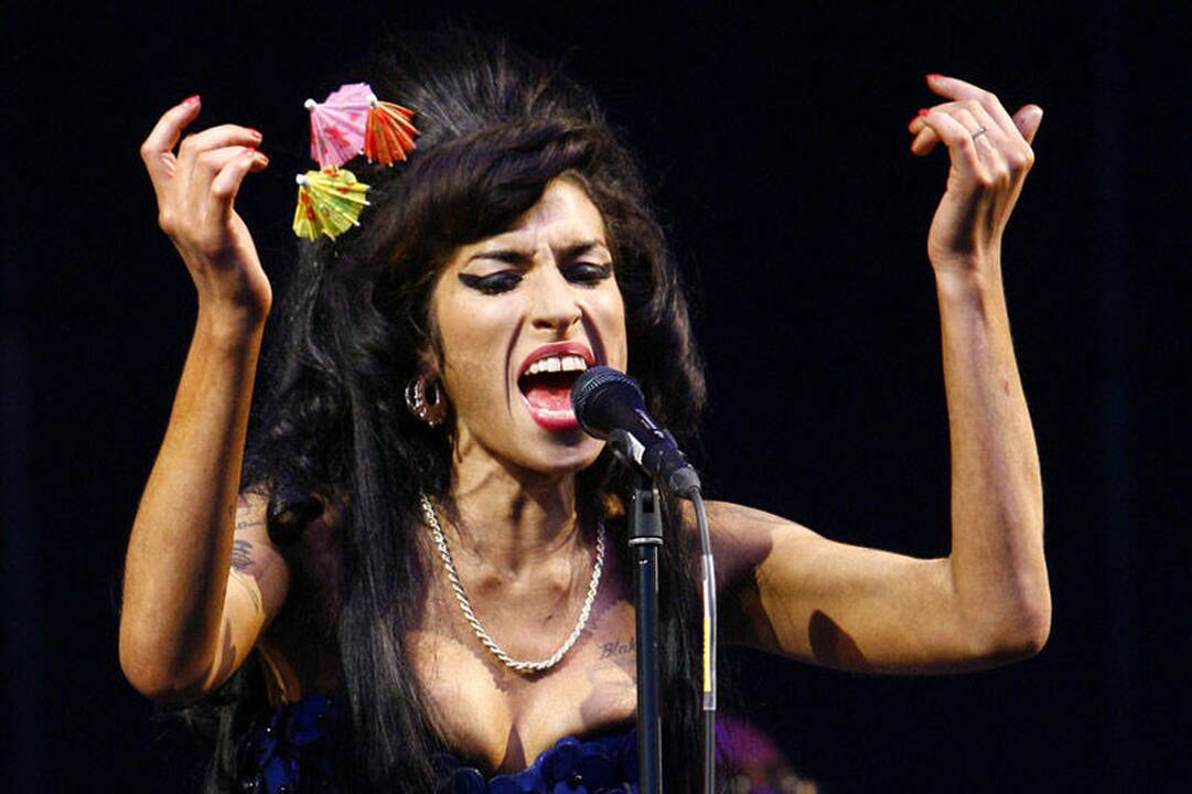 Amy Winehouse mirties priežastis - alkoholio abstinencija?