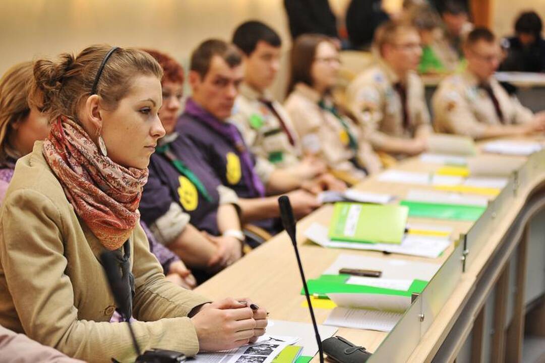 Išvilioję jaunimą į gamtą, skautai įskiepija vertybes