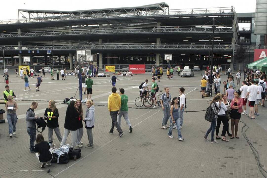 Naktinį krepšinį Kaune žaidė apie 200 dalyvių