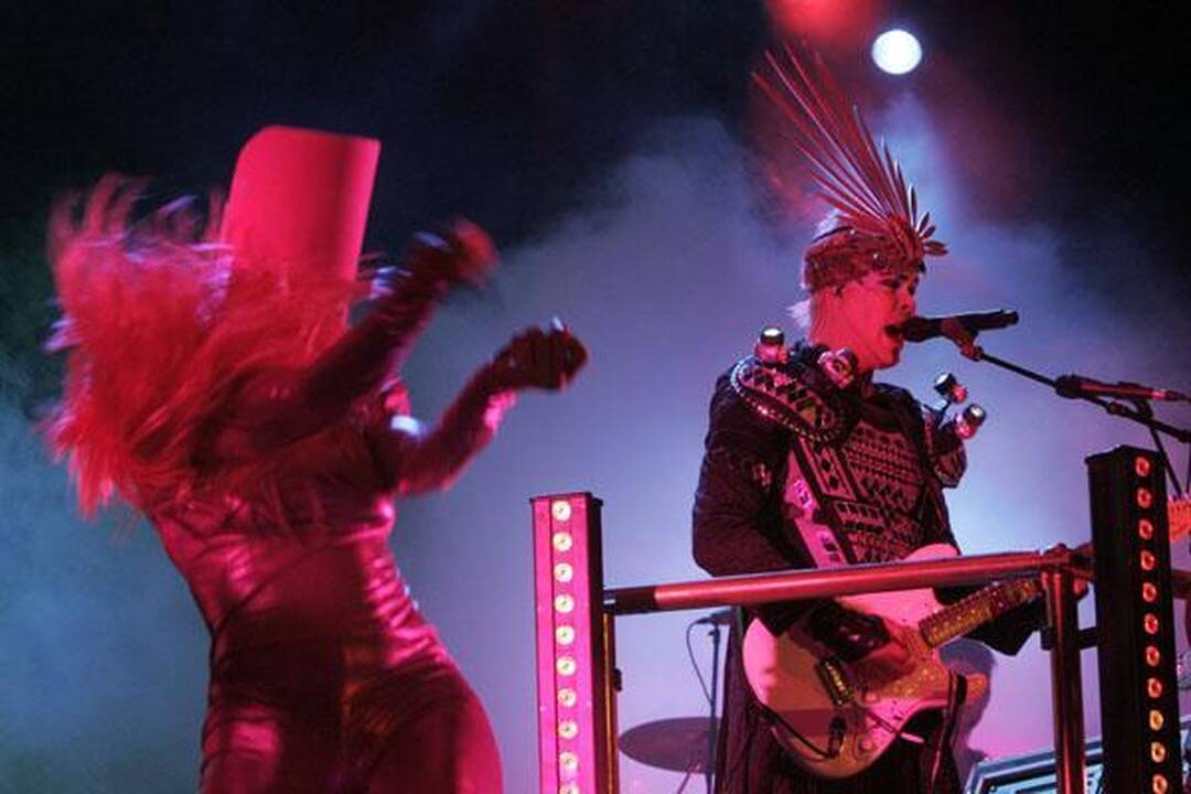 Lauktieji “Empire of the sun” Be2gether” publikos neužkaitino