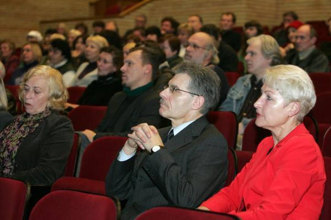 M.Budraičio prašymas daliai teatro darbuotojų: "išeikite patys" (papildyta)