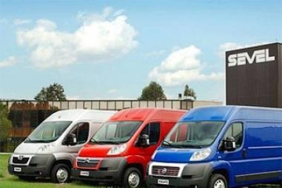 „Fiat“ ir „PSA Peugeot Citroen“ neketina jungtis