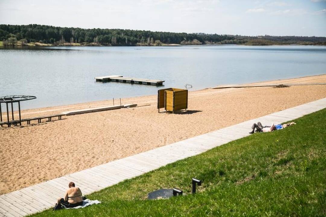 Kauno paplūdimiuose – šiukšlės ir plaukiojantis biotualetas