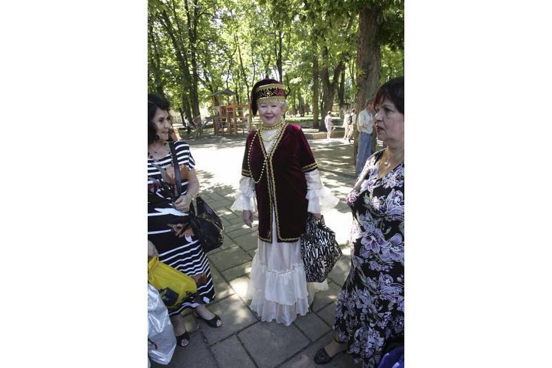 "Kultūrų tiltai": nuo indėnų mandalų iki japonų hieroglifų