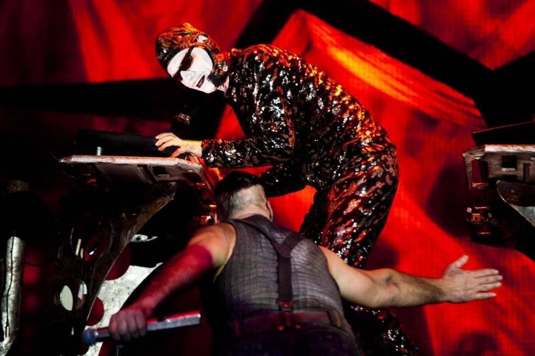„Rammstein“ sugrįžo su dar galingesniu užtaisu 