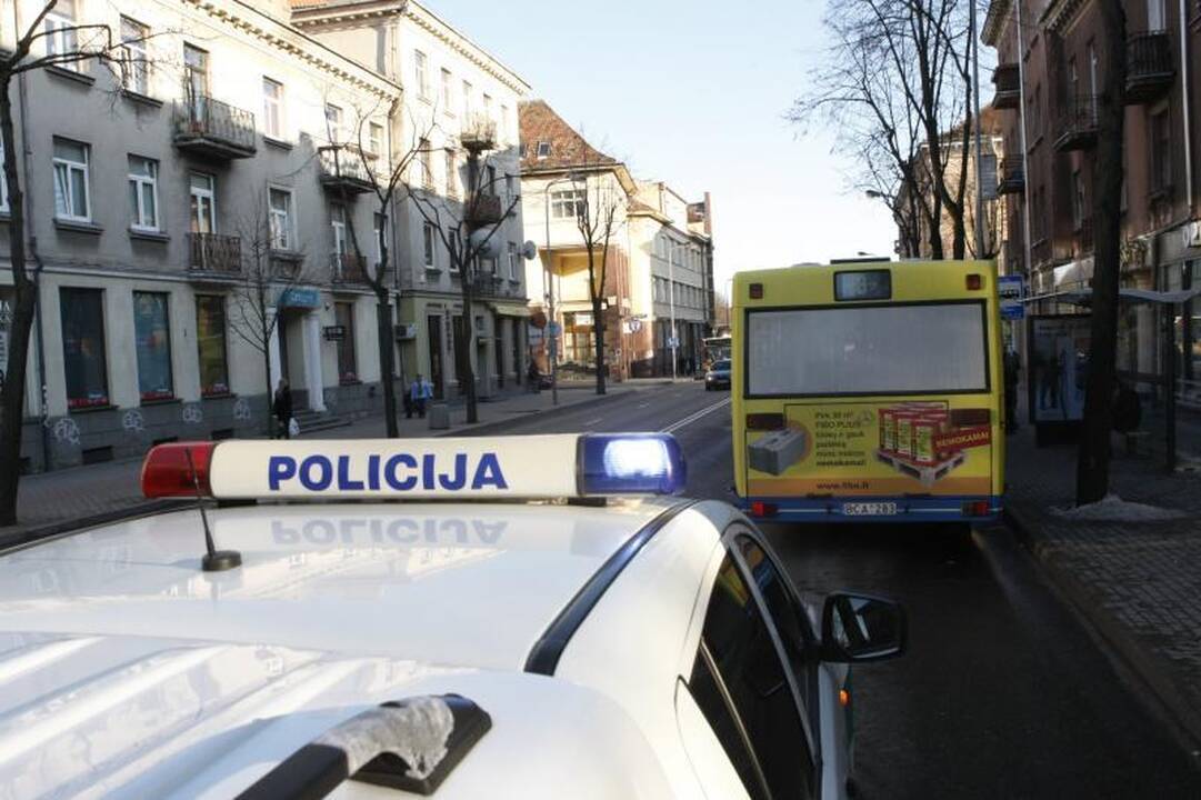 Autobusas prispaudė po juo parkritusį klaipėdietį