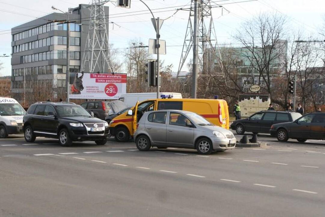 Per susidūrimą su dujų avarinės tarnybos automobiliu nukentėjo kūdikis