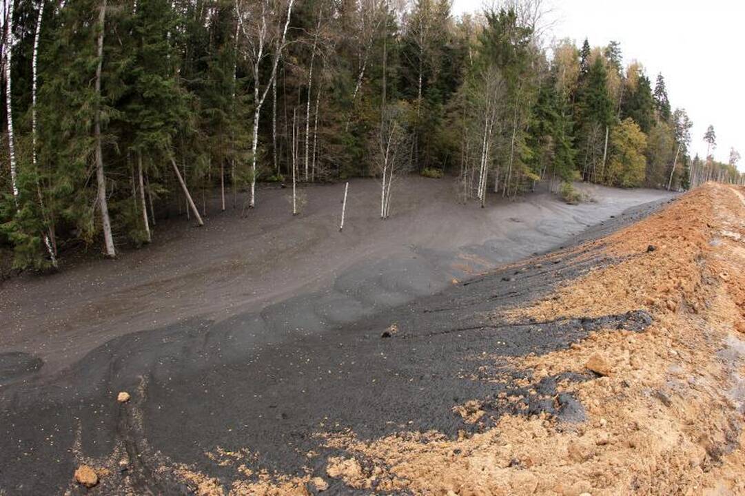 Kariotiškų sąvartyne iš rezervuaro ištekėjo teršalai (atnaujinta)