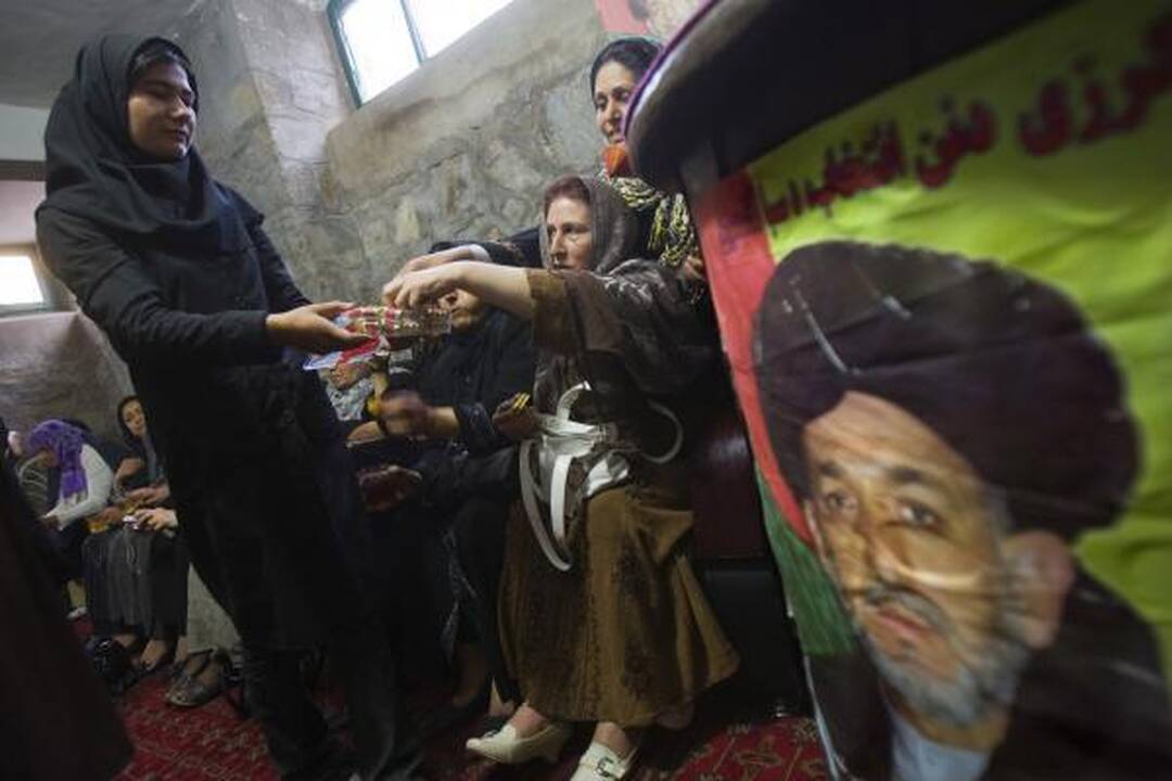 H.Karzai paskelbtas Afganistano prezidentu