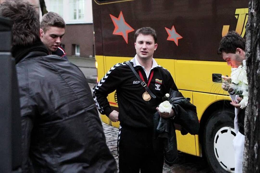 Čempionų laurus nuskynę „Žuvėdros“ šokėjai namo grįžo tyliai