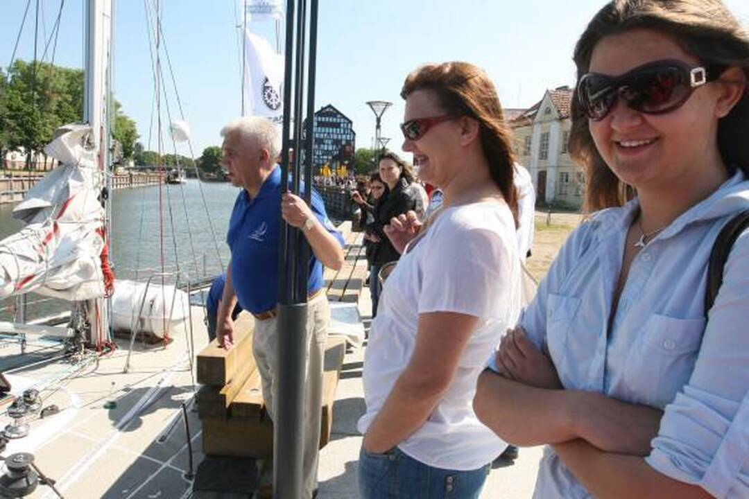 „Lietuva“ pakėlė bures į regatą "The Tall Ships Races“
