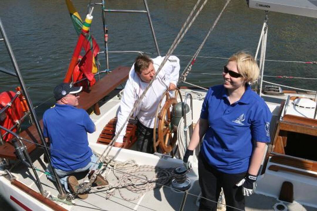 „Lietuva“ pakėlė bures į regatą "The Tall Ships Races“