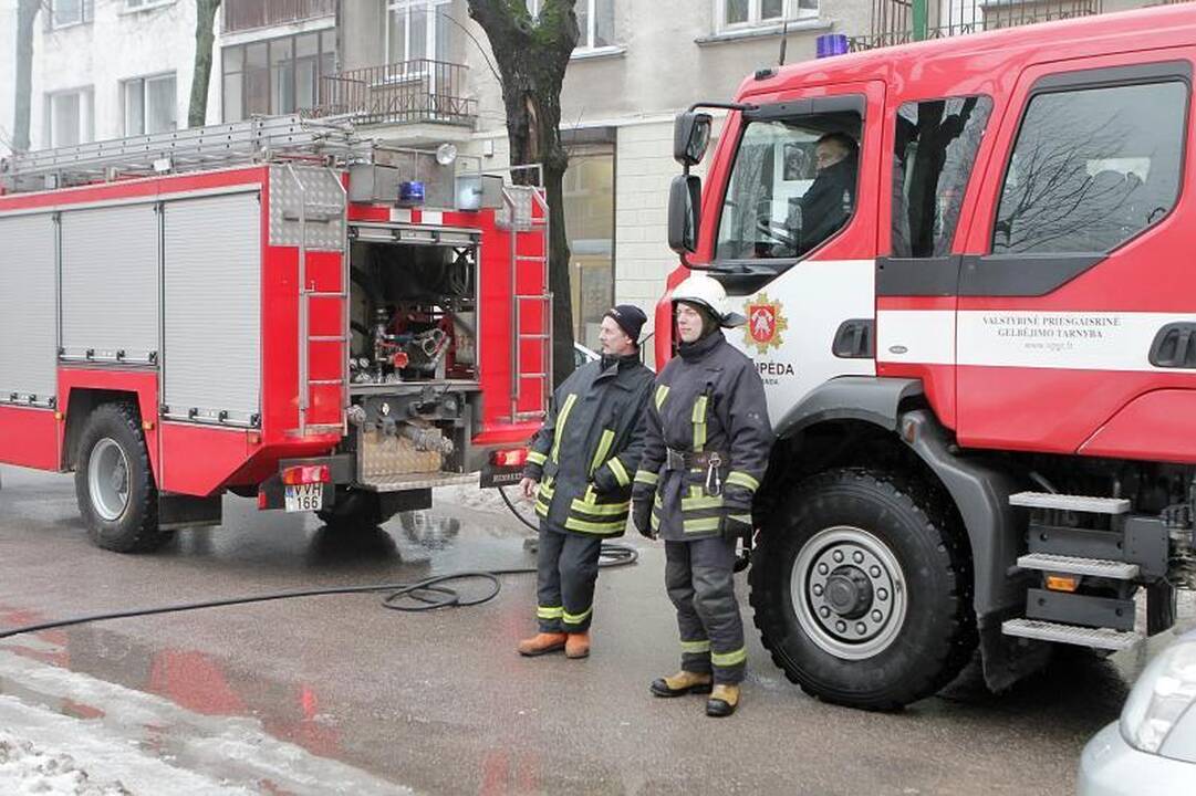 Degančios šiukšlės pasmardino Klaipėdos centrą