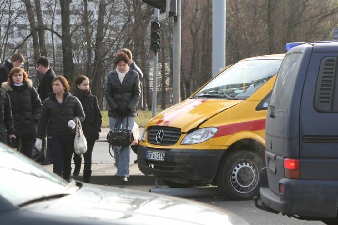 Per susidūrimą su dujų avarinės tarnybos automobiliu nukentėjo kūdikis