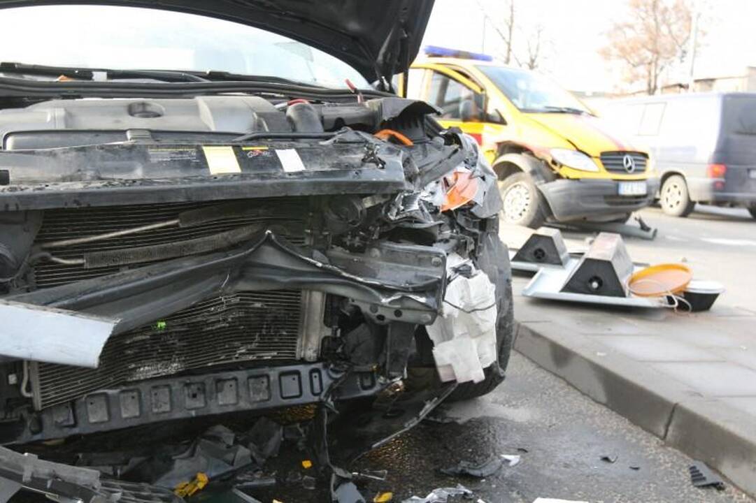 Per susidūrimą su dujų avarinės tarnybos automobiliu nukentėjo kūdikis