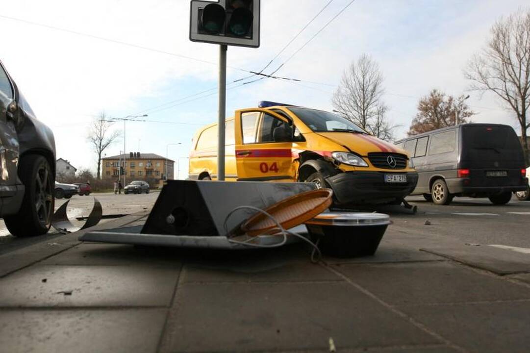 Per susidūrimą su dujų avarinės tarnybos automobiliu nukentėjo kūdikis